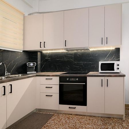Venias Two-Bedroom Apartment Kallimarmaro And Zappeio Area Athen Eksteriør billede