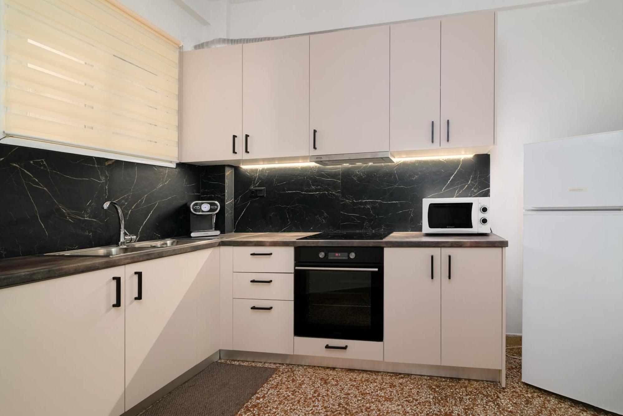 Venias Two-Bedroom Apartment Kallimarmaro And Zappeio Area Athen Eksteriør billede