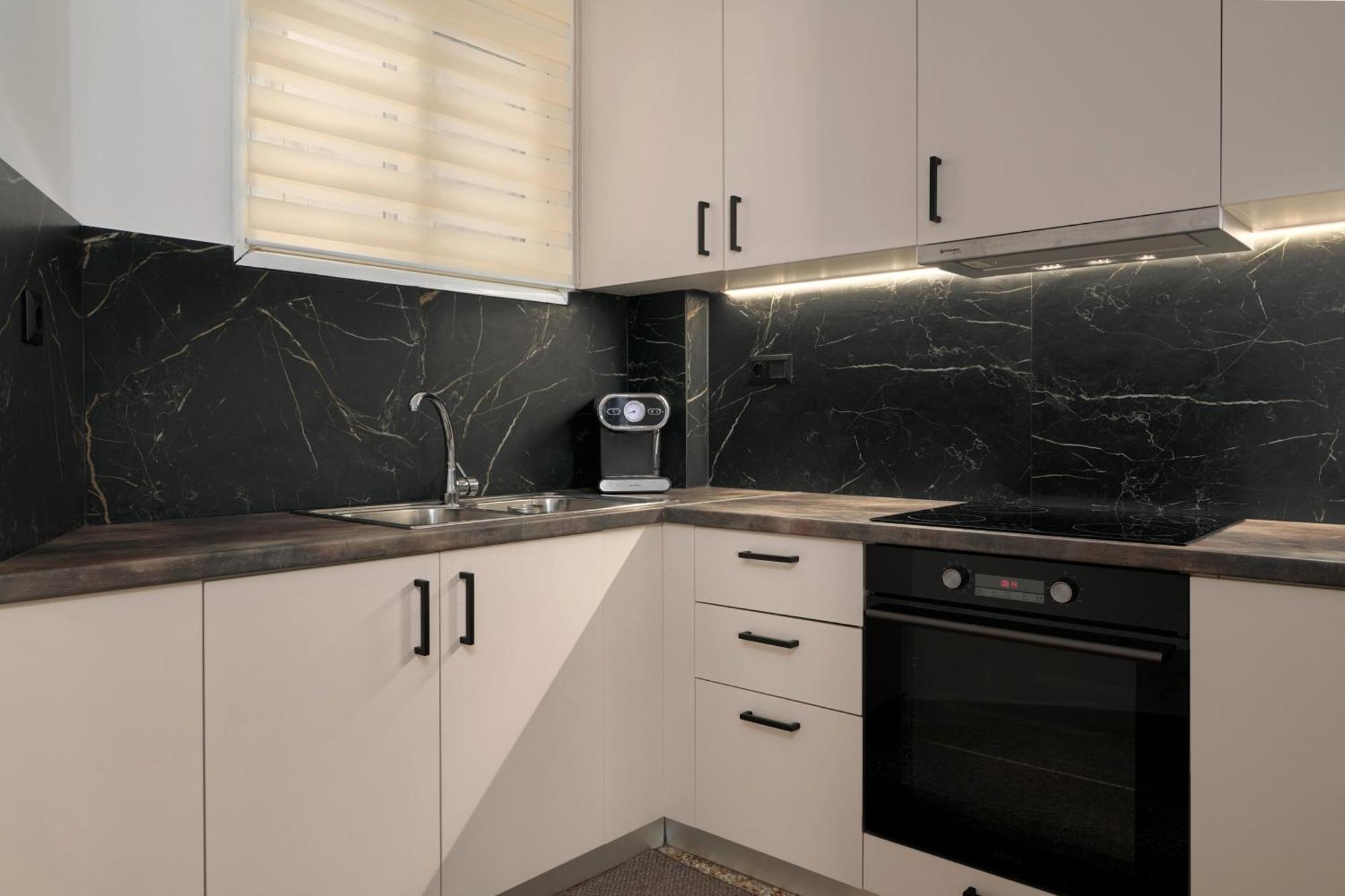 Venias Two-Bedroom Apartment Kallimarmaro And Zappeio Area Athen Eksteriør billede